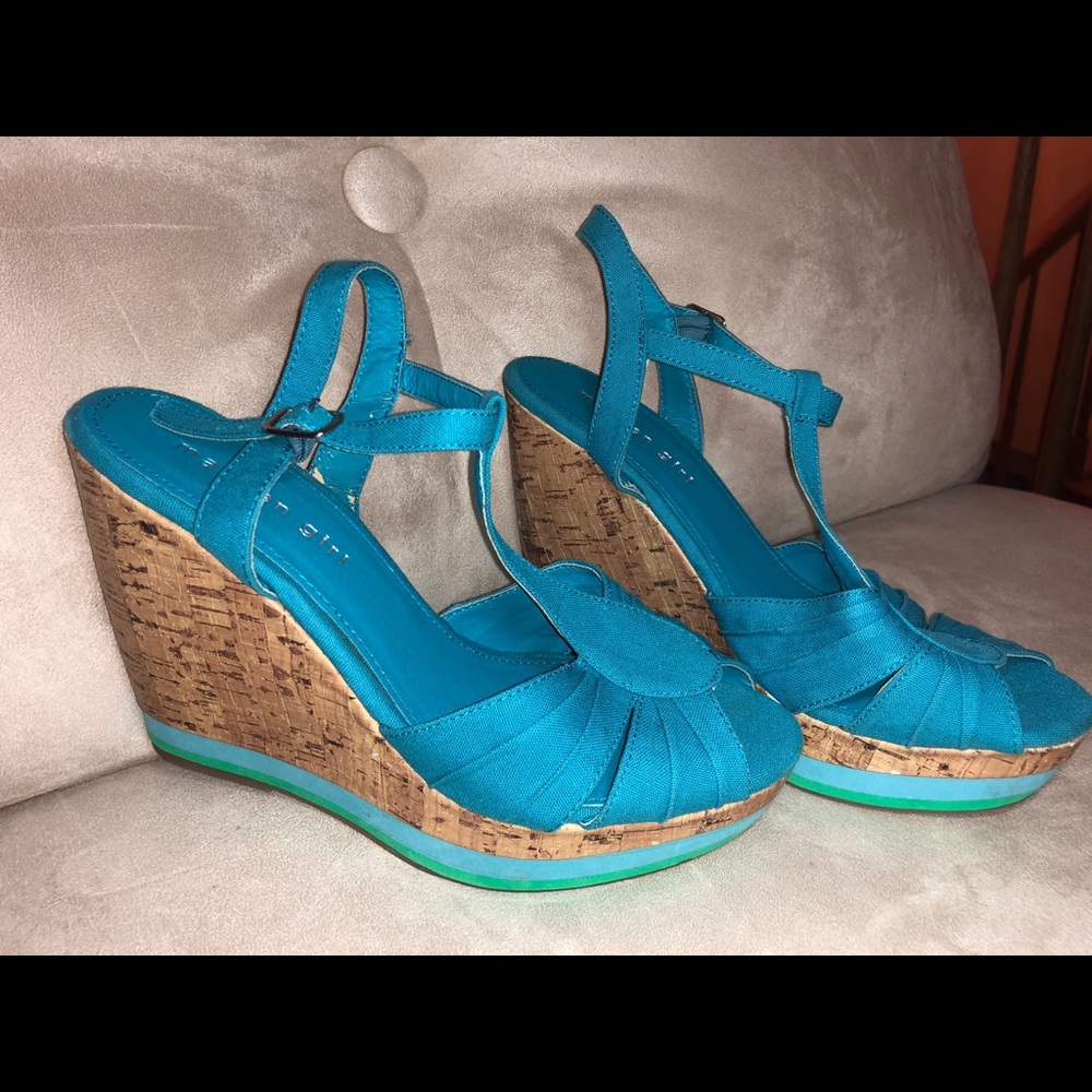 Madden Girl "Jummper" Blue Wedges Size 8.5